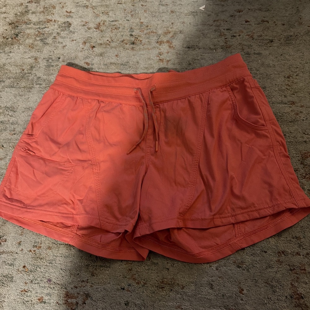 The North Face Women's large coral Drawstring Performance Shorts Activewear